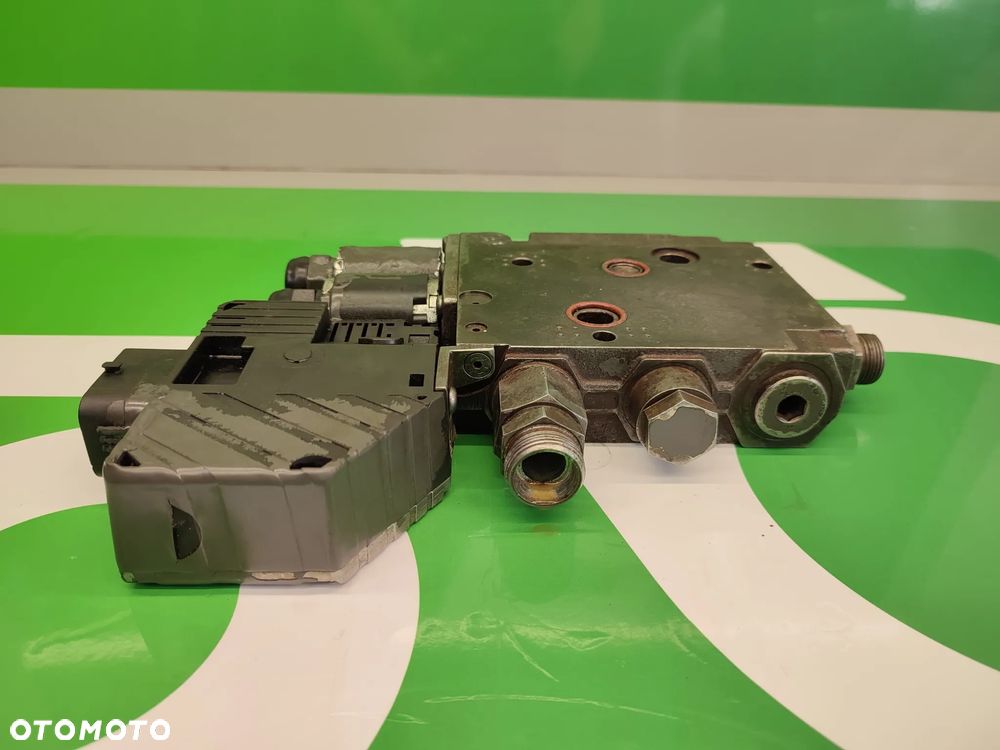 Sekcja EHR Zawór sterujący G718960030016 Fendt 820 Vario - 6