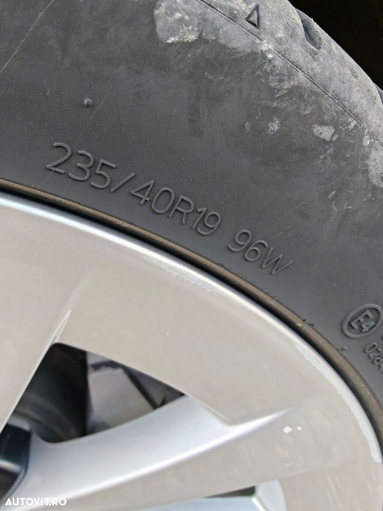Tesla Model 3 - 9