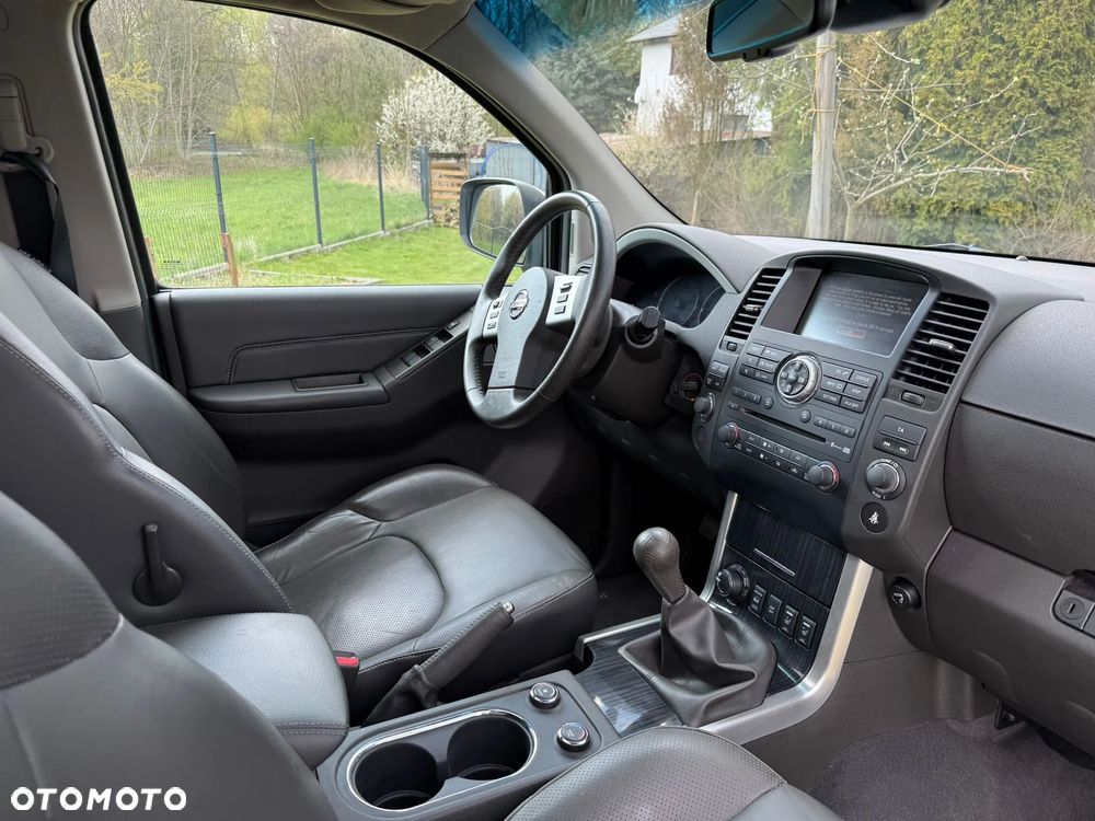 Nissan Pathfinder - 12