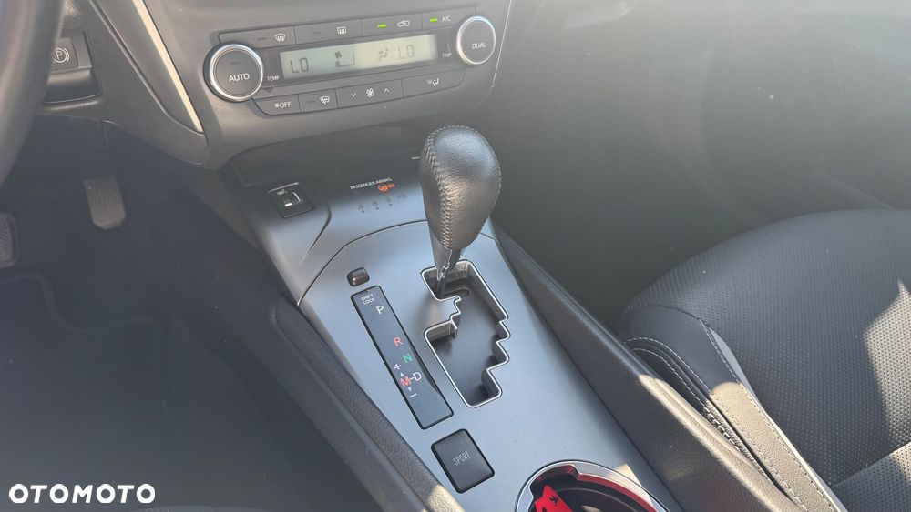 Toyota Avensis Touring Sports 1.8 Multidrive S Executive - 37