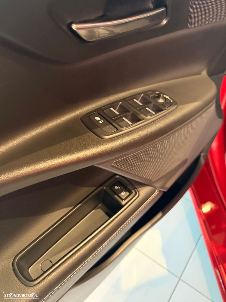 Jaguar XE 2.0 D R-Dynamic S - 43