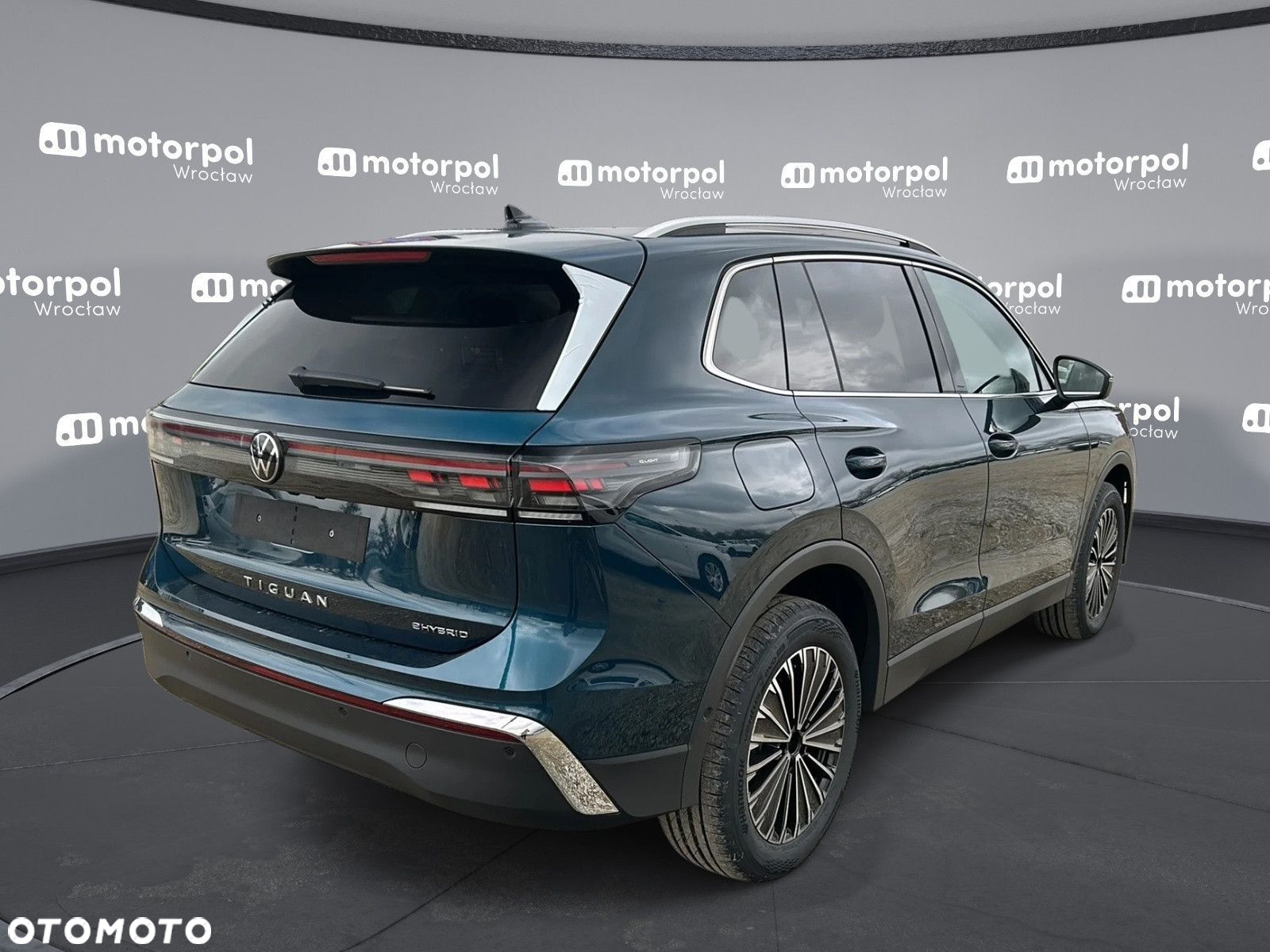 Volkswagen Tiguan - 10
