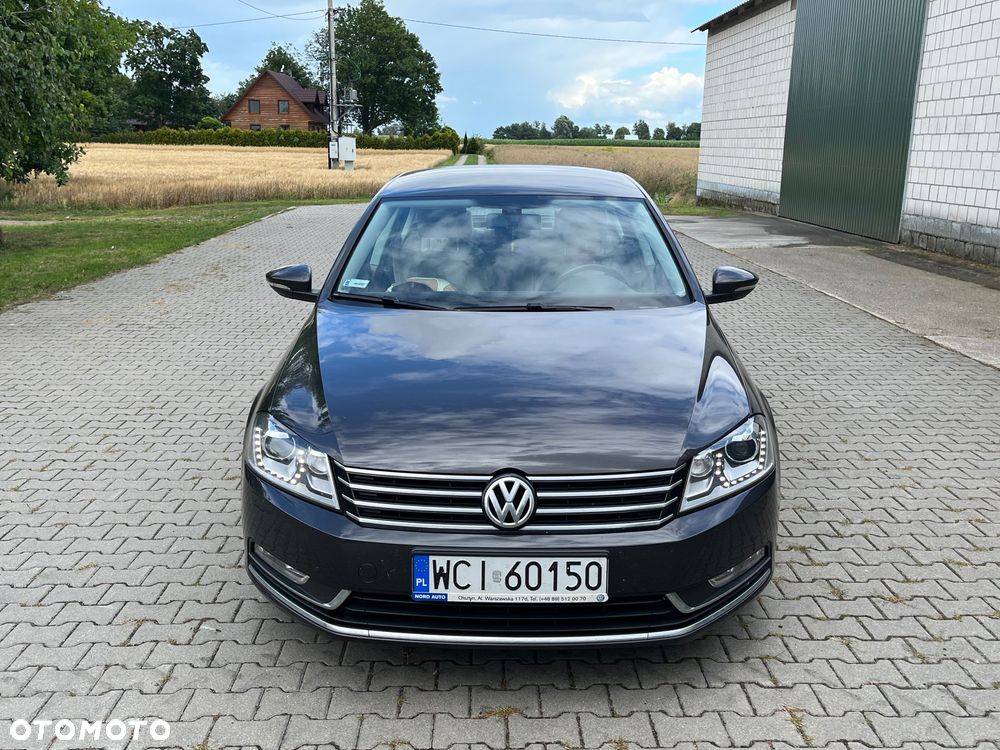 Volkswagen Passat - 2