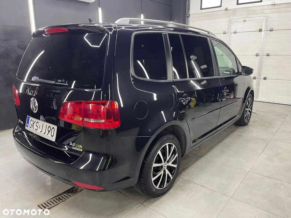 Volkswagen Touran - 4