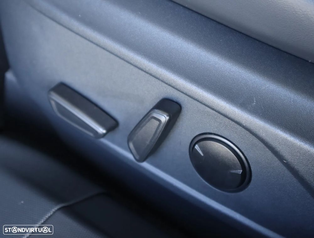 Ford Mustang Mach-E AWD PREMIUM - 31