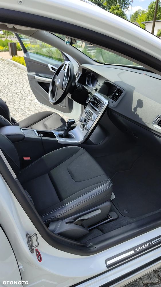 Volvo V60 Cross Country D3 - 11