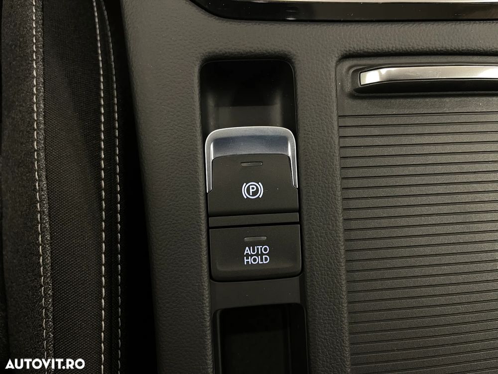 Volkswagen Passat 1.5 TSI ACT DSG Comfortline - 26