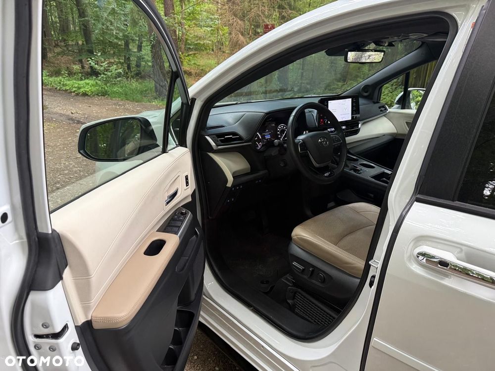 Toyota Sienna - 14