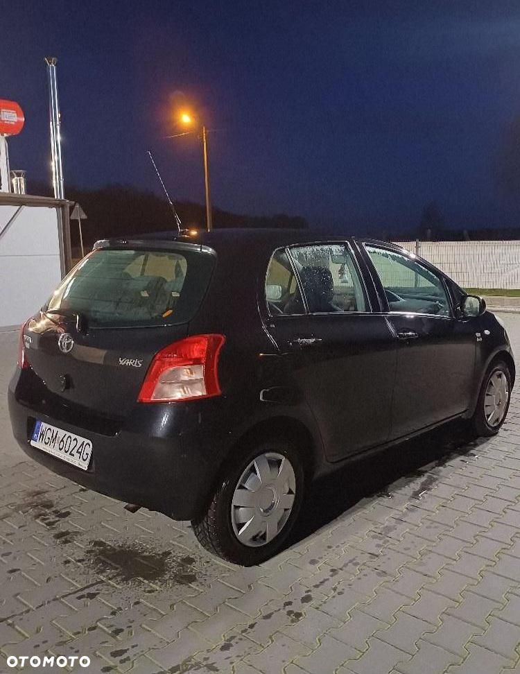 Toyota Yaris - 4