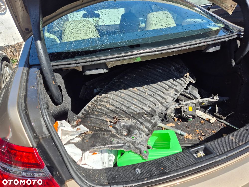 Mercedes-Benz Klasa E 250 CGI BlueEFFICIENCY Automatik Avantgarde - 27