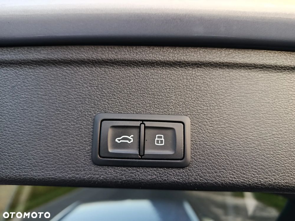 Audi A4 Avant 2.0 TFSI ultra S tronic sport - 14