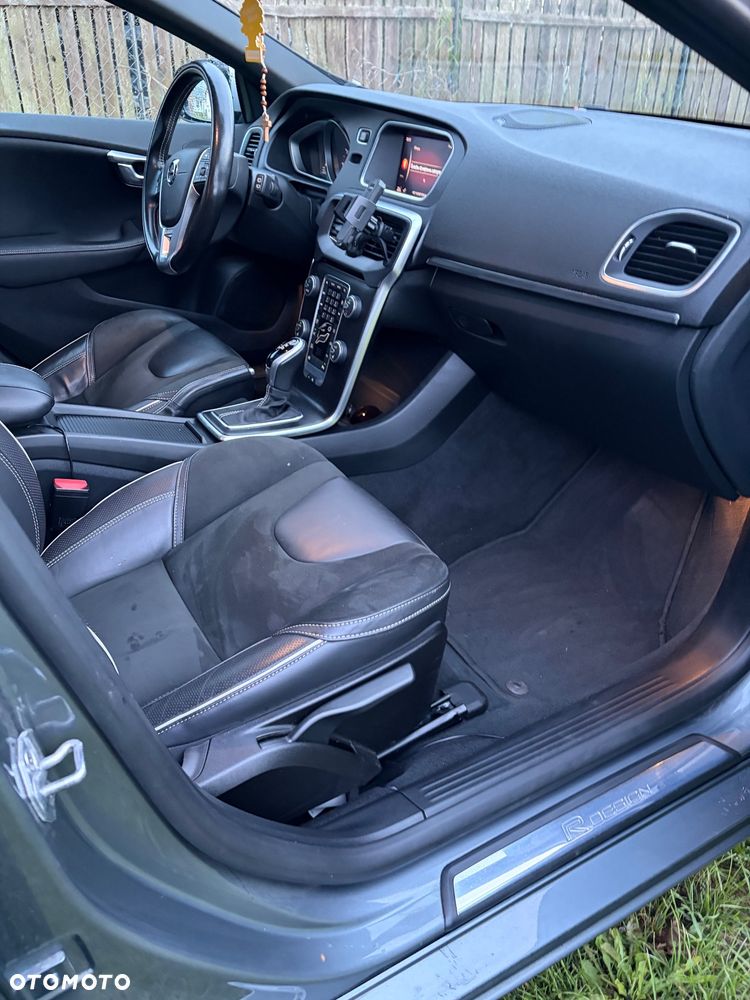 Volvo V40 T3 Drive-E R-Design Momentum - 10