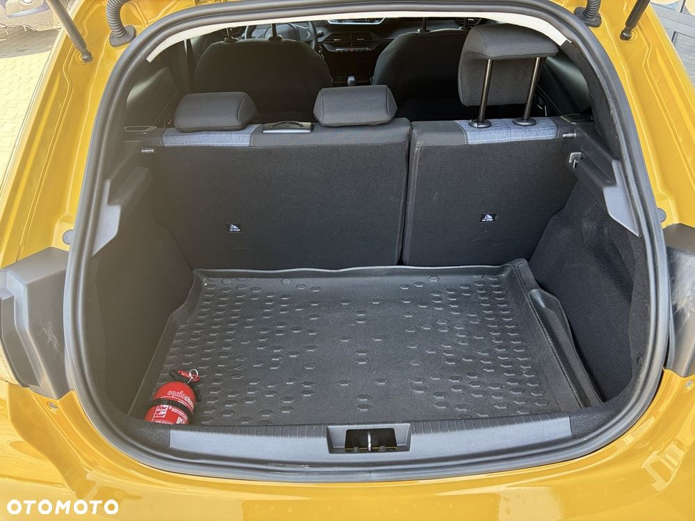 Peugeot 208 - 8