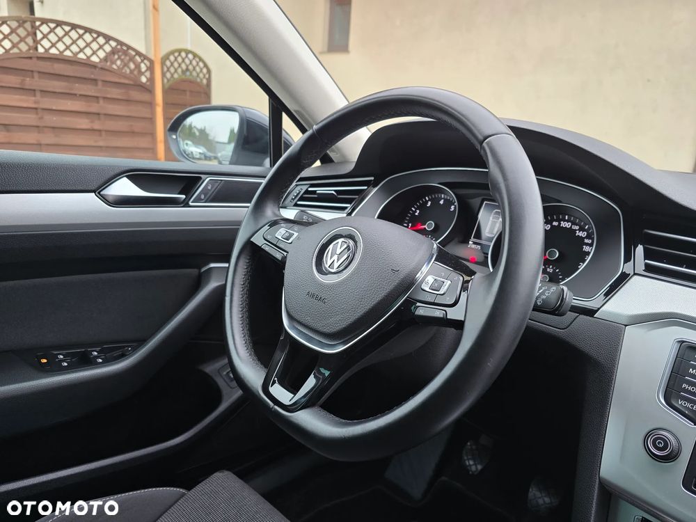 Volkswagen Passat 1.4 TSI BMT ACT Comfortline - 23