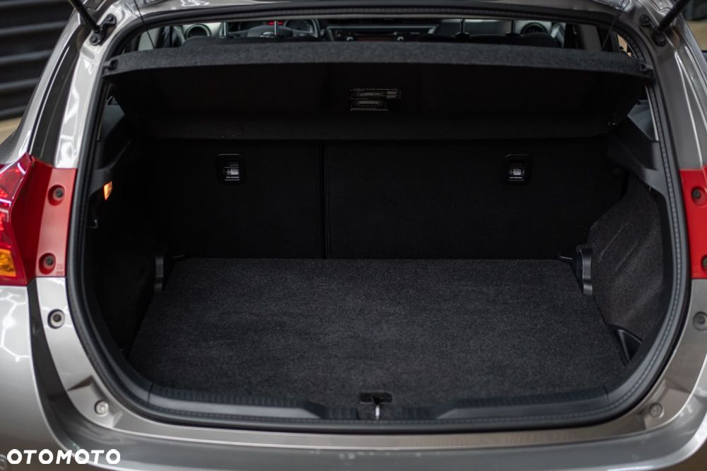 Toyota Auris 1.6 Premium + - 34