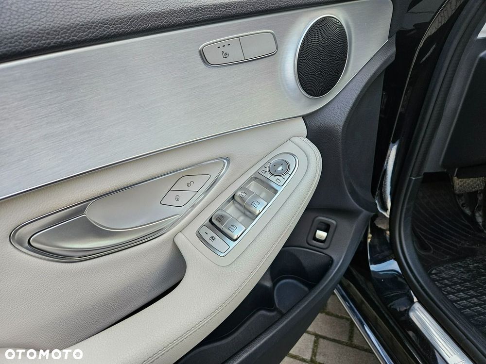 Mercedes-Benz Klasa C 180 9G-TRONIC Exclusive - 22