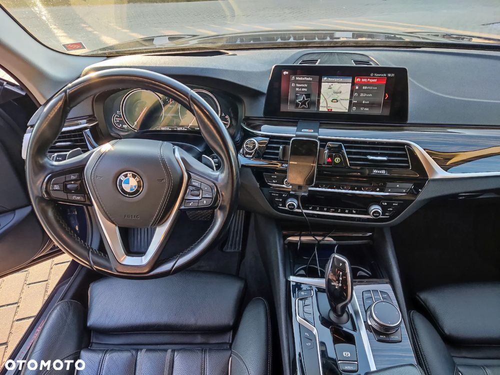 BMW Seria 5 520d xDrive Sport Line sport - 17