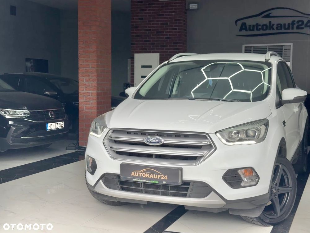 Ford Kuga 1.5 EcoBoost 2x4 Titanium - 5