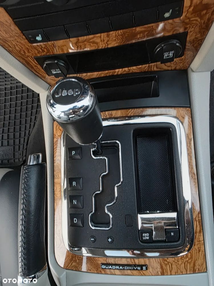 Jeep Grand Cherokee 5.7 V8 HEMI Automatik Overland - 29