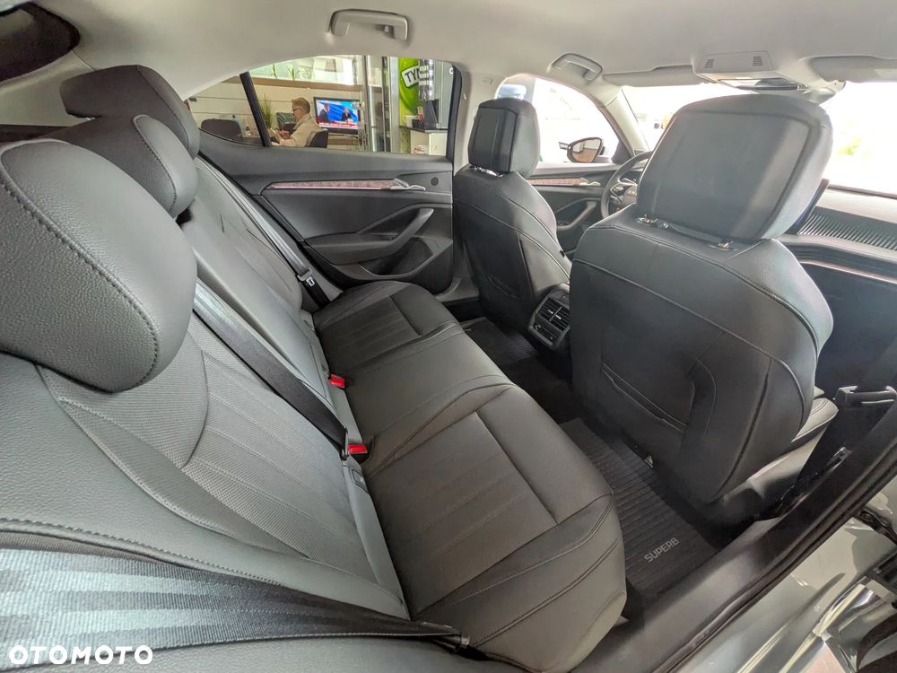 Skoda Superb 1.5 TSI L&K DSG - 11