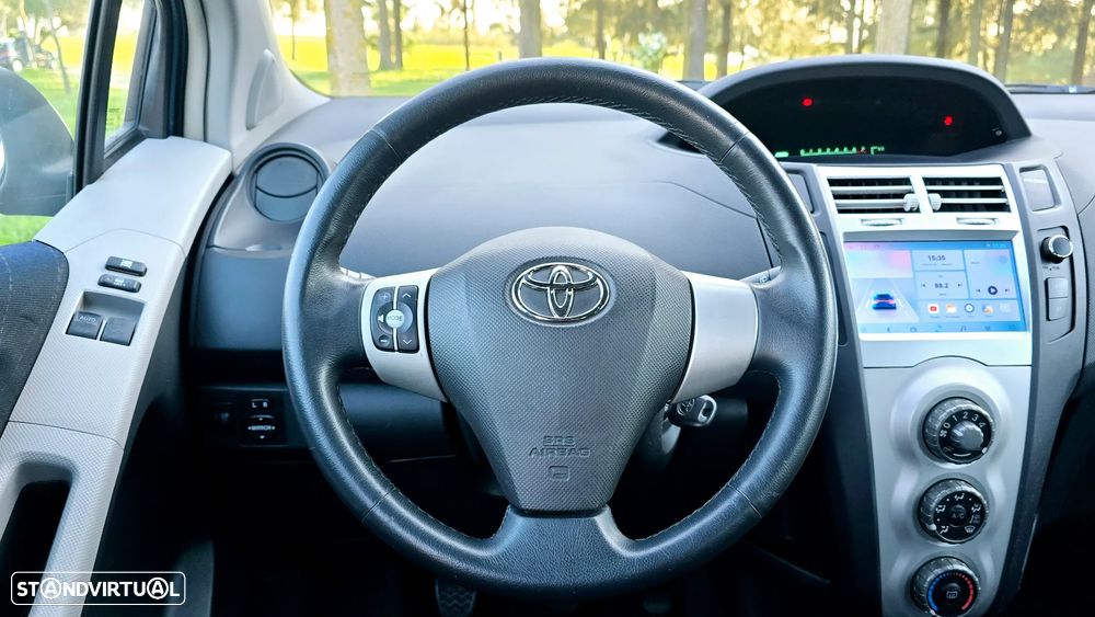 Toyota Yaris 1.0 VVT-i Sol+AC - 23