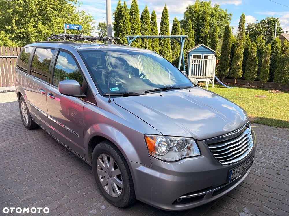 Chrysler Town & Country - 1