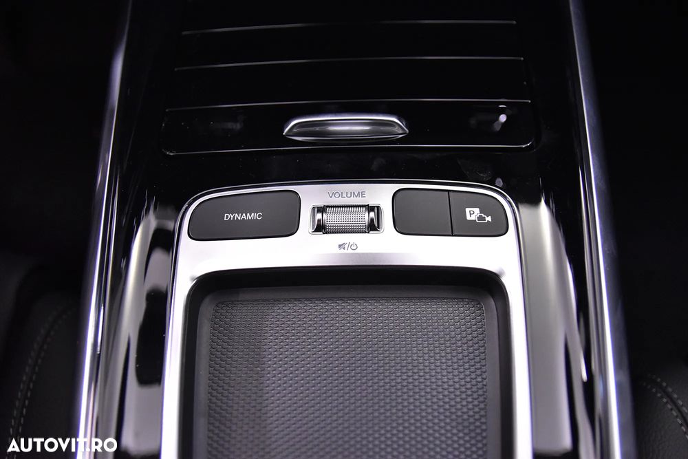 Mercedes-Benz GLA - 17
