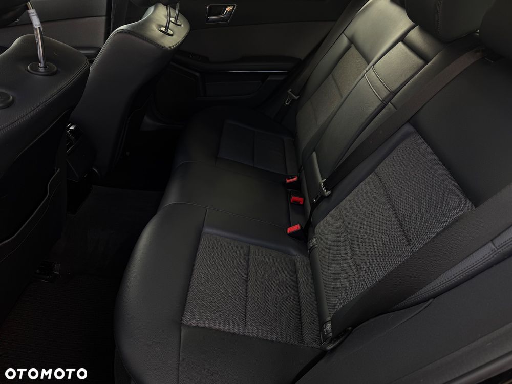 Mercedes-Benz Klasa E 220 CDI Automatik Avantgarde BusinessEDITION - 26