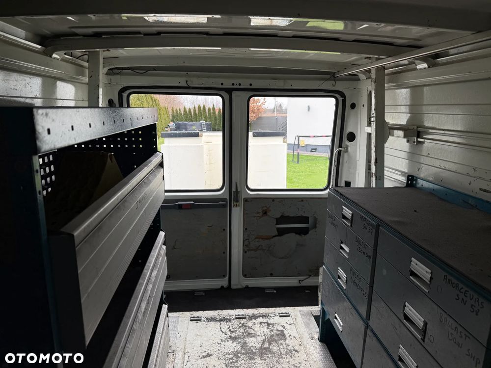 Mercedes-Benz VARIO 815D 17 M - 13