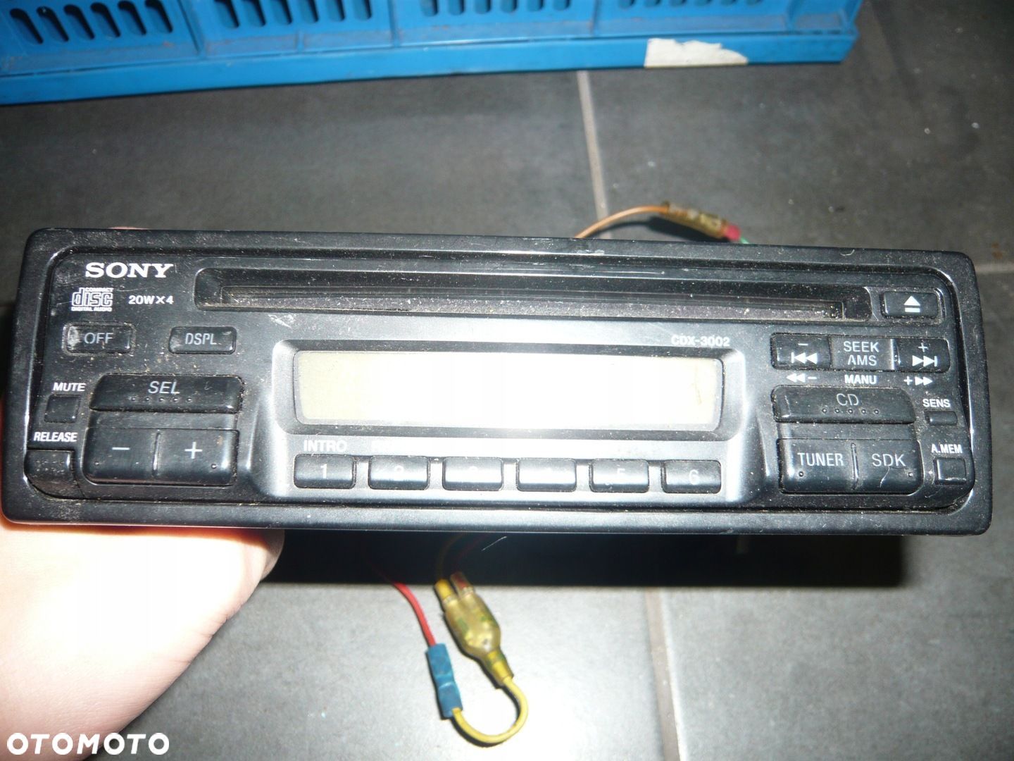 Radio CD CDX-3002 Sony - 1