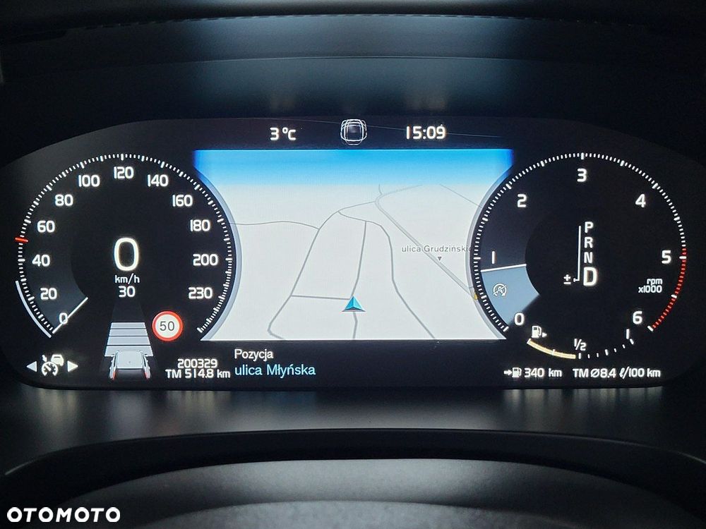 Volvo V90 Cross Country - 34