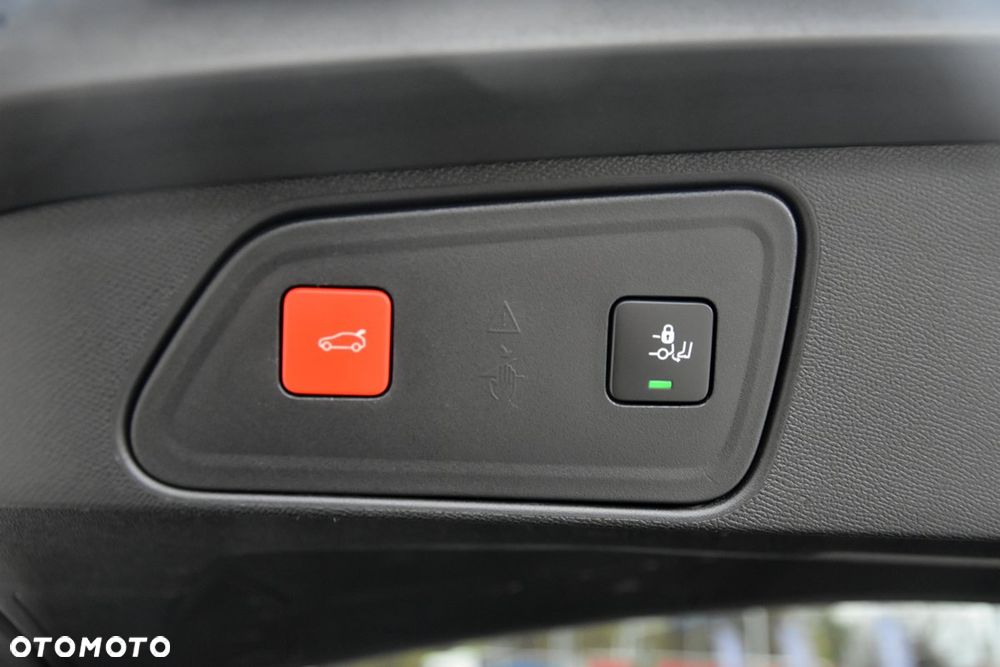 Peugeot 3008 1.6 PureTech HYbrid4 GT Line S&S EAT8 - 31