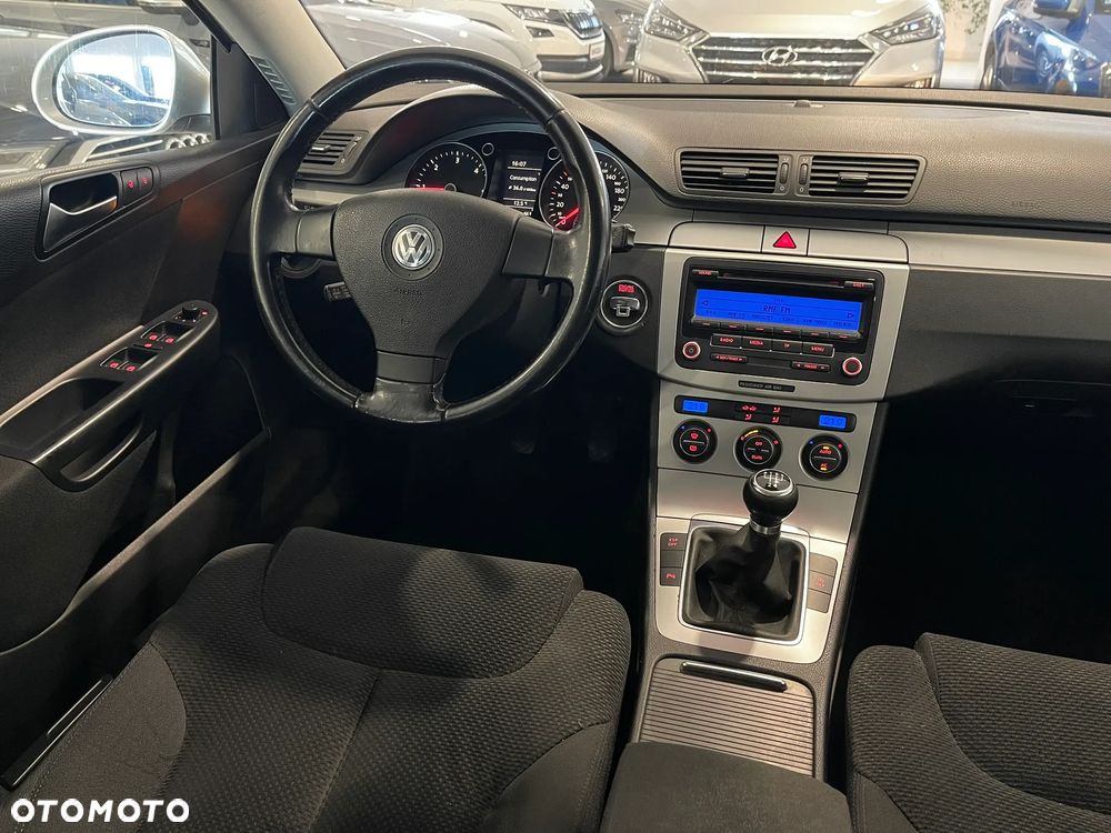 Volkswagen Passat Variant 2.0 TDI DPF BlueMot Comfortline - 13