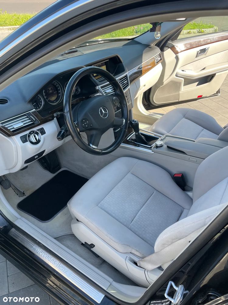 Mercedes-Benz Klasa E 200 CGI BlueEFFICIENCY - 10