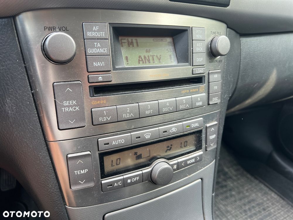Toyota Avensis 1.8 VVT-i Combi - 11