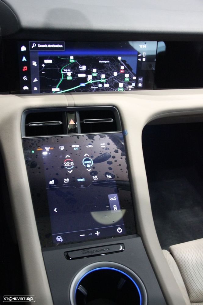 Porsche Taycan Sport Turismo - 39