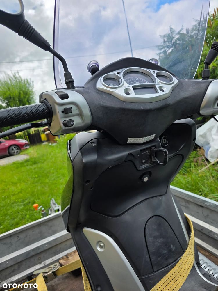 Yamaha X-max - 12