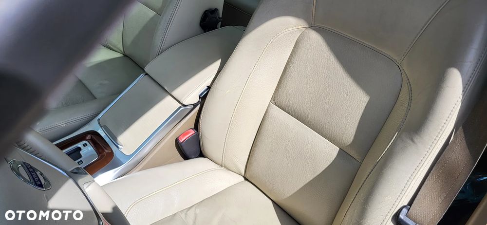 Volvo V70 D5 Geartronic Momentum - 25