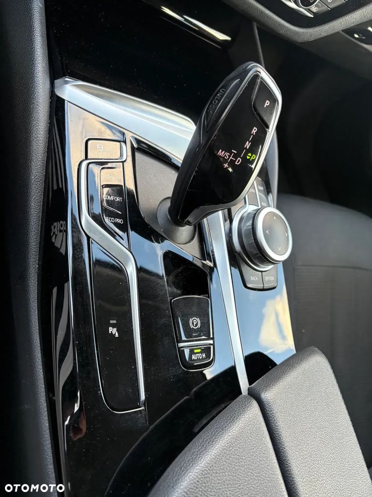 BMW Seria 5 520d Touring Luxury Line - 23