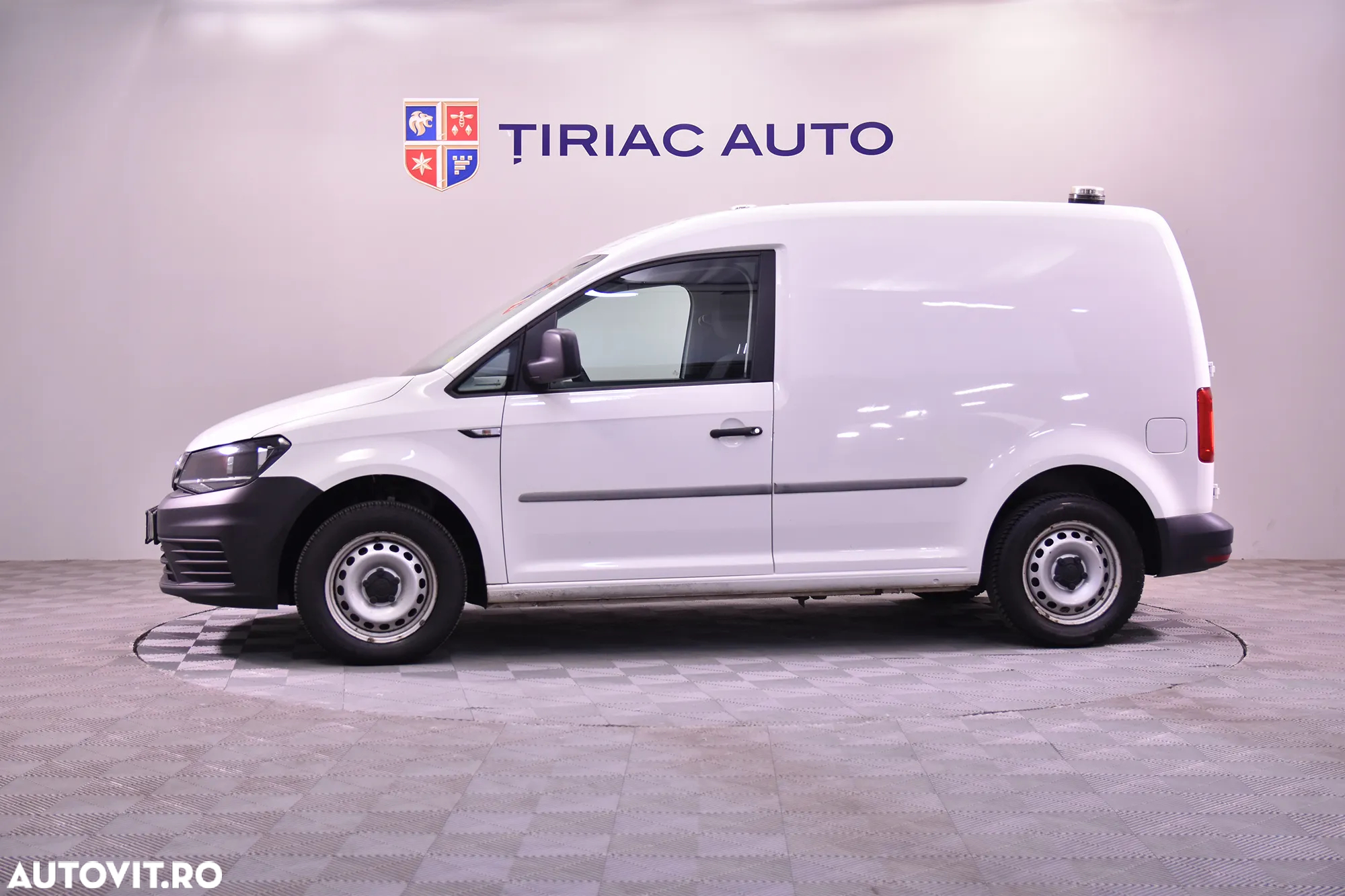 Volkswagen Caddy - 2