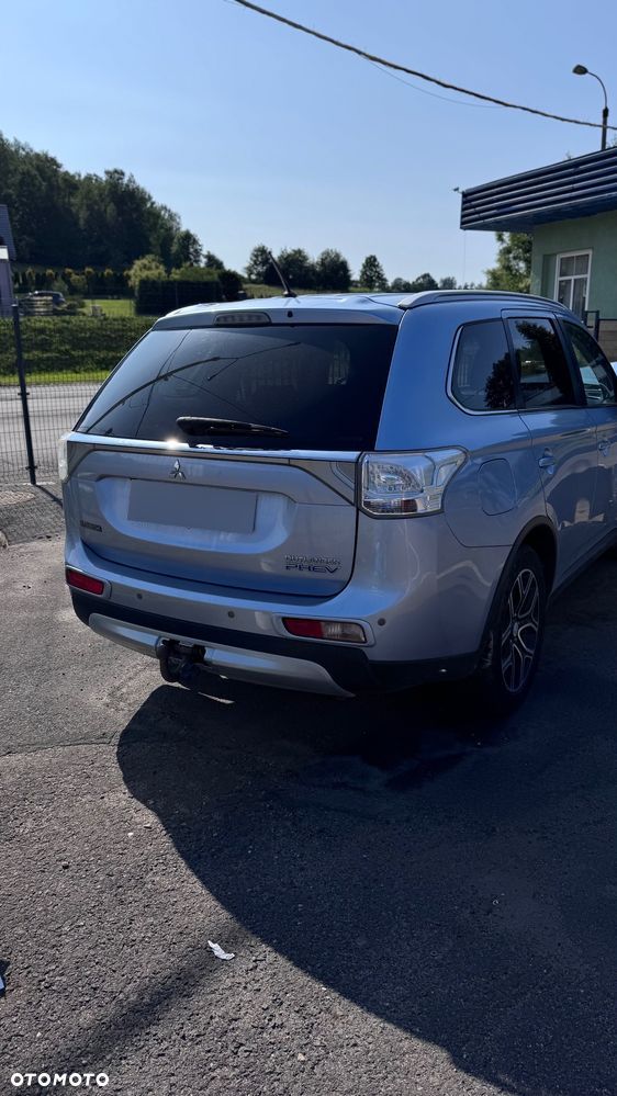 Mitsubishi Outlander 2.0 4WD Plug-In Hybrid Plus - 1