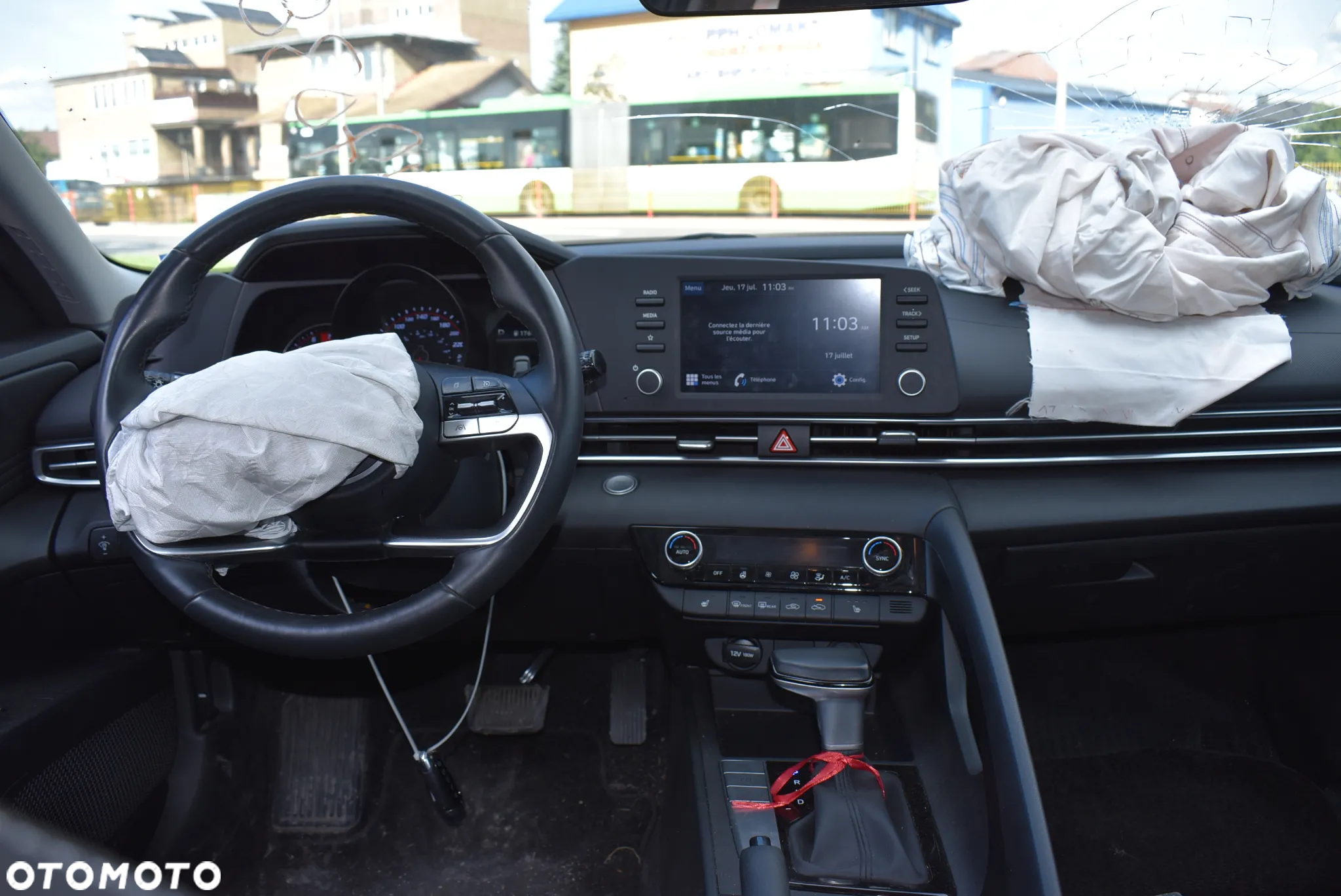 Hyundai Elantra - 14