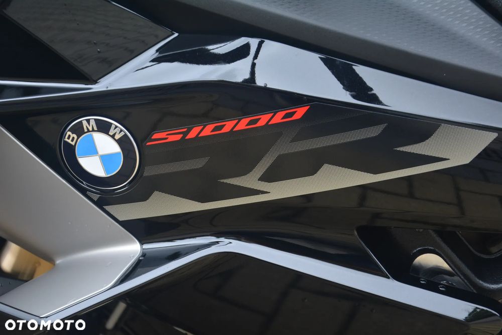 BMW S - 12