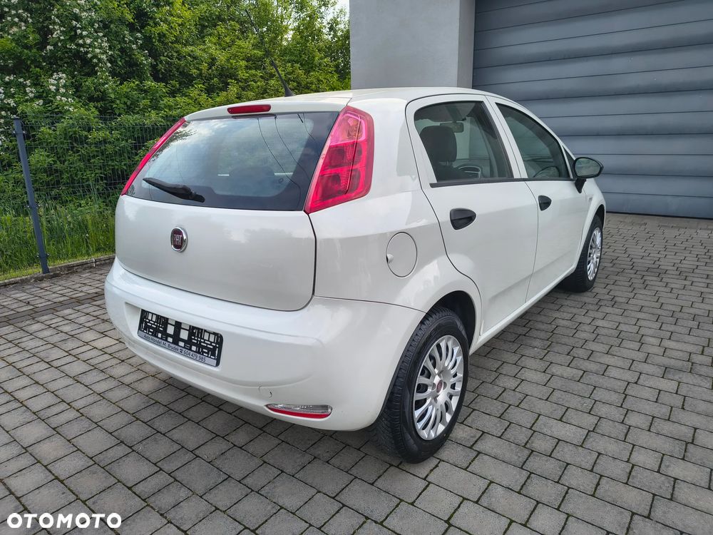 Fiat Punto 1.4 Young - 9