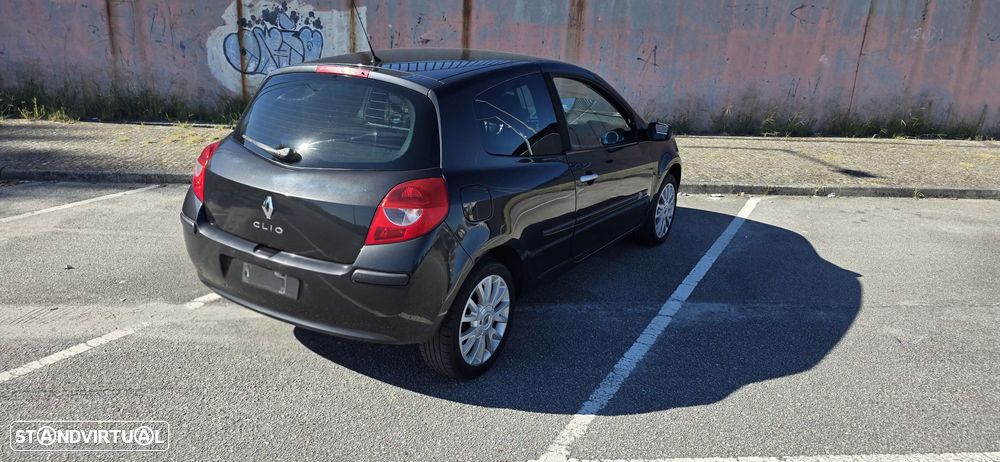 Renault Clio 1.5 dCi Dynamique S - 3