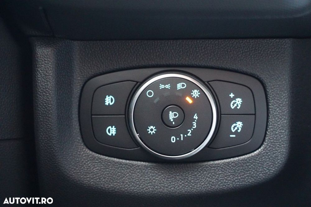 Ford Tourneo Courier 1.0 EcoBoost M6 Trend - 11