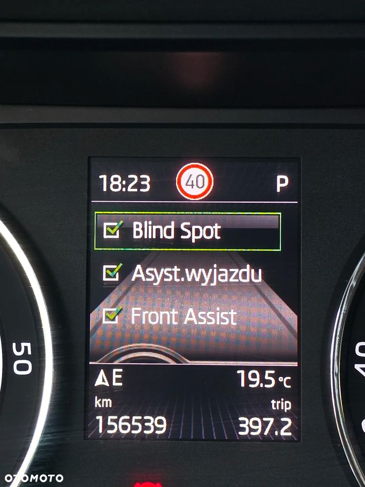 Skoda Superb 2.0 TDI Style DSG - 34