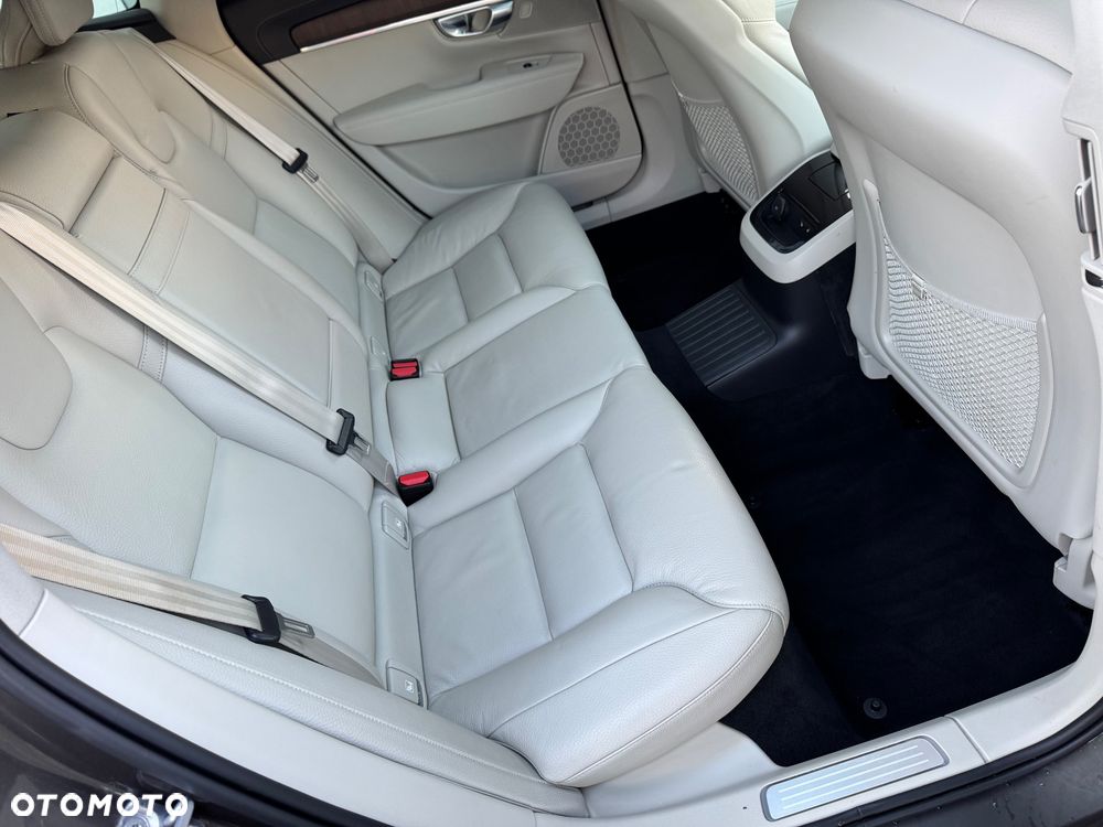 Volvo V90 T8 Twin Engine AWD Geartronic Inscription - 25