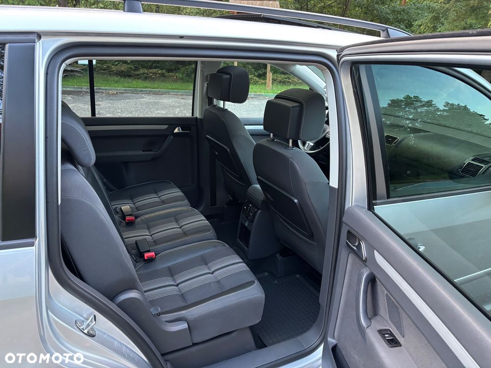 Volkswagen Touran - 13