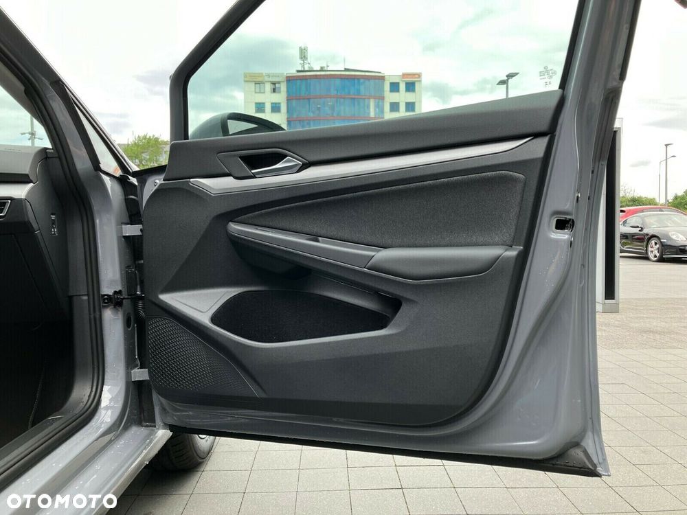 Volkswagen Golf - 23